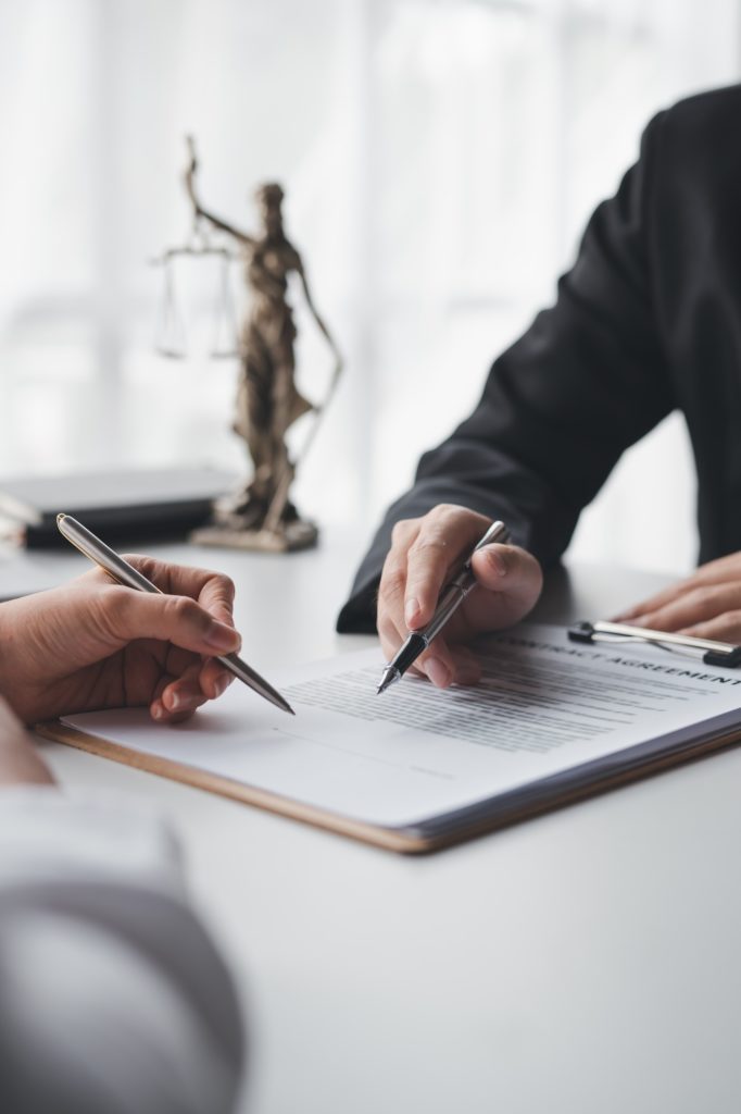 Sign an agreement the concept of legal proceedings and litigation. The Legal Execution Department si